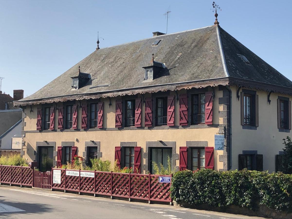 A L'Aube Des Volcans Charbonnieres-les-Vieilles Exterior photo