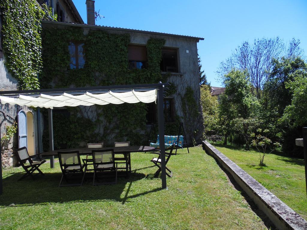 A L'Aube Des Volcans Charbonnieres-les-Vieilles Room photo