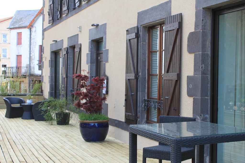 A L'Aube Des Volcans Charbonnieres-les-Vieilles Exterior photo